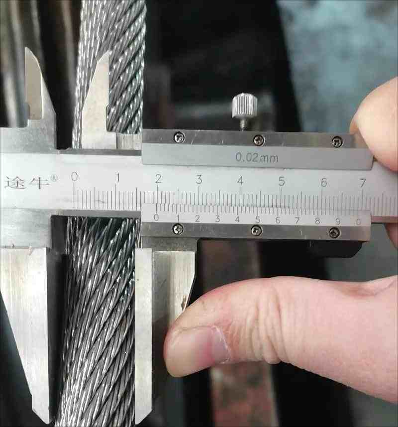 Test the diameter of the steel wire rope